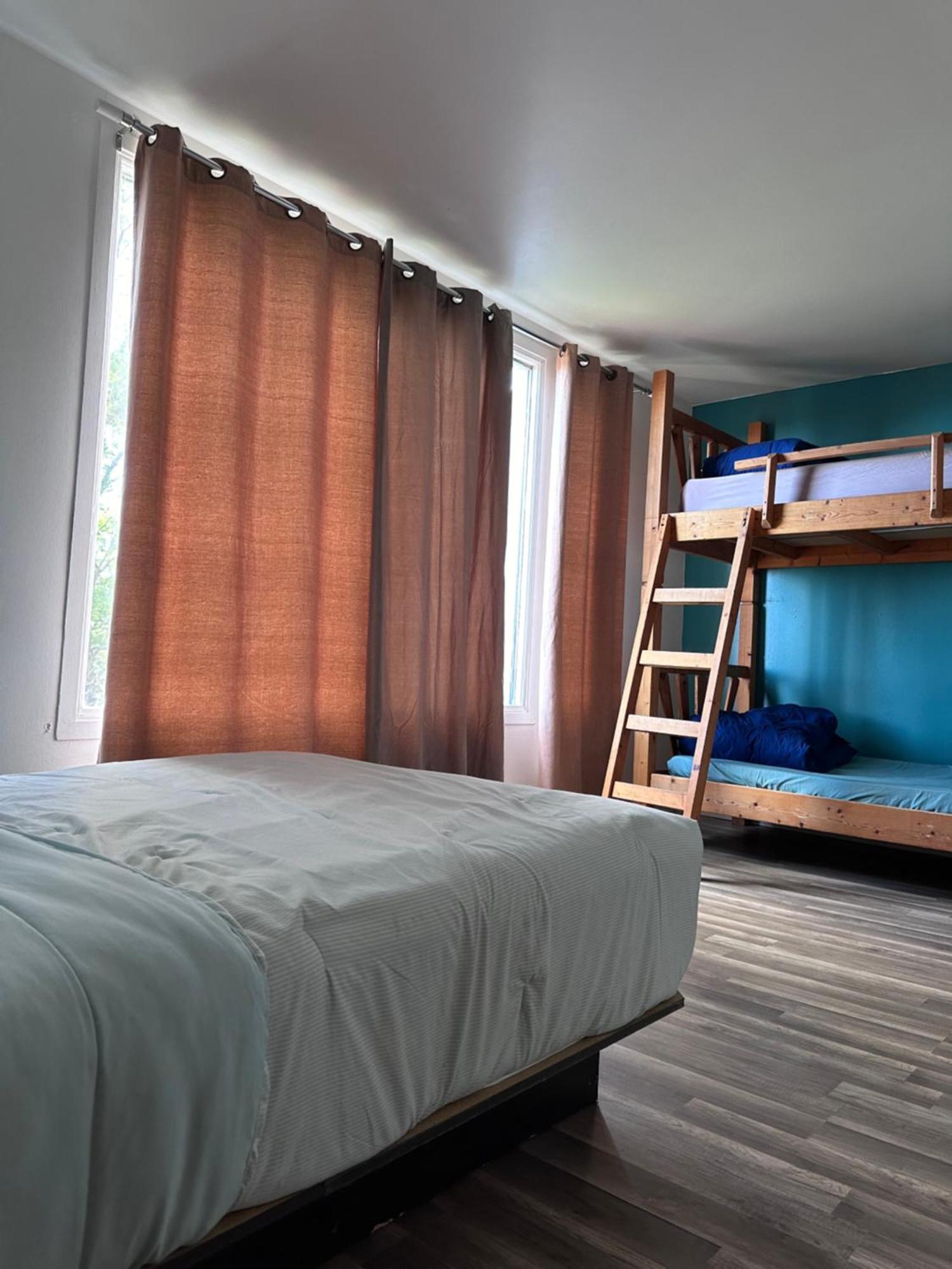 Le Carabobo Auberge Forillon Gaspe Ngoại thất bức ảnh